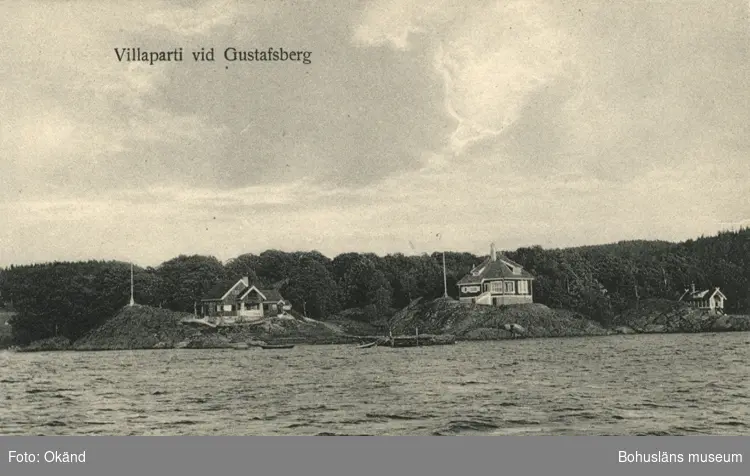 Tryckt text på vykortets framsida: "Villaparti vid Gustafsberg."