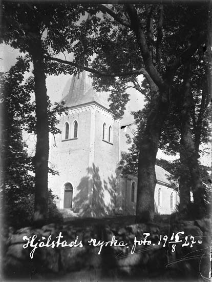 Enligt text på fotot: "Hjälstads kyrka, foto 15/8 1927".