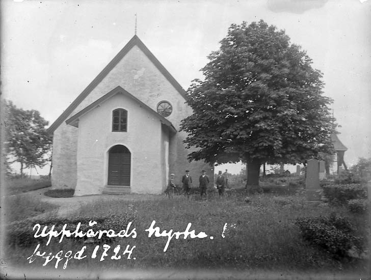 "Upphärads kyrka, byggd 1724"