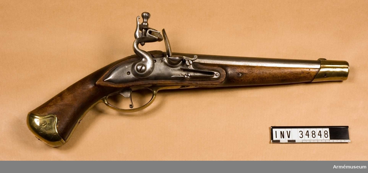 Grupp E III.
Pistol med flintlås, förändringsmodell från 1820-talet.
Kolvkappan märkt: 3-38. Låsblecket märkt "ALB".