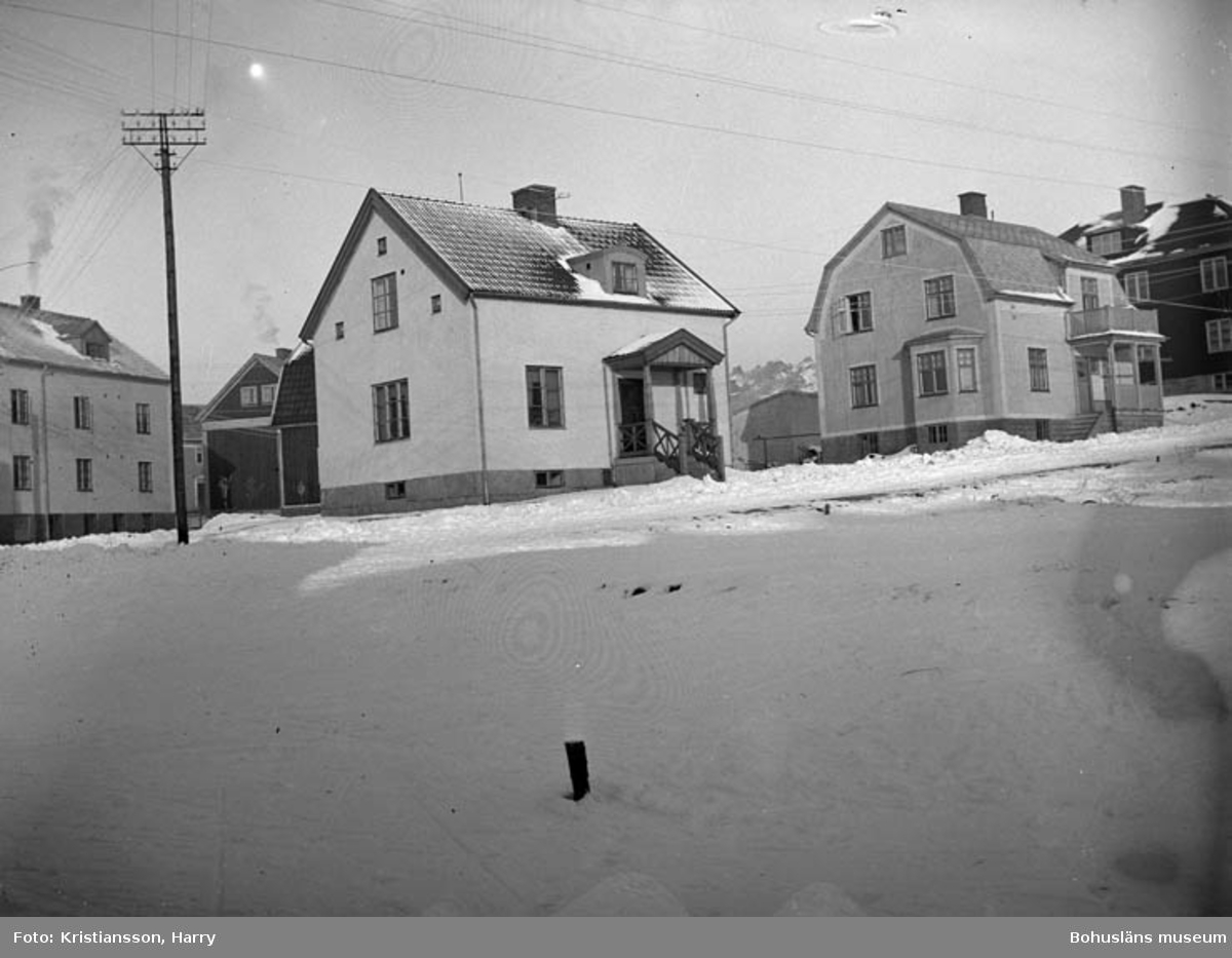 Husen längs Elsbergsgatan, Uddevalla omkring 1930