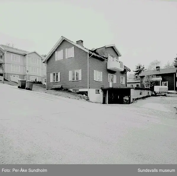Flerbostadshus och garage, kv. Pilen 5, Stengränd 4.