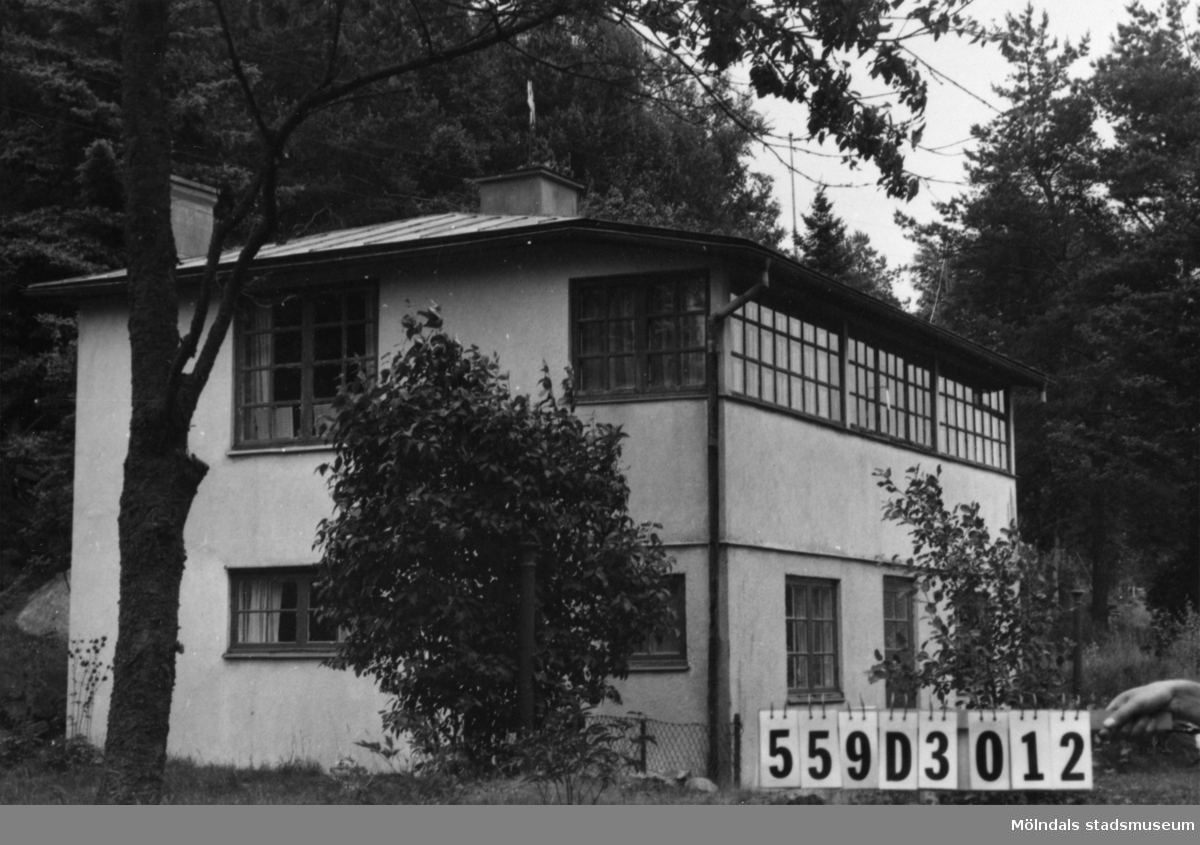 Byggnadsinventering i Lindome 1968. Gastorp (2:75).
Hus nr: 559D3012.
Benämning: permanent bostad.
Kvalitet: god.
Material: sten.
Tillfartsväg: framkomlig.