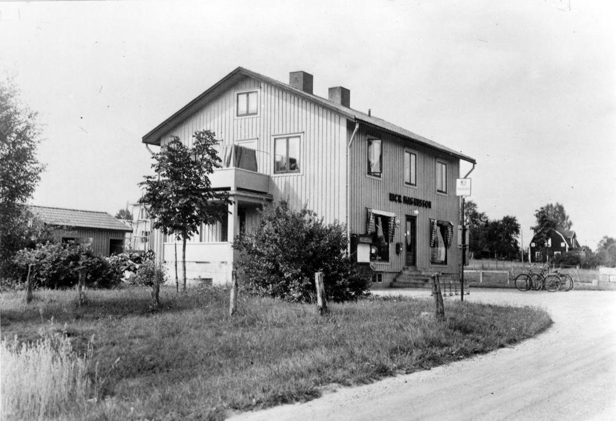 Poststationen Agunnaryd, huset i Bråna, Södergården, där poststationen är inrymd sedan 1938, foto 1954.