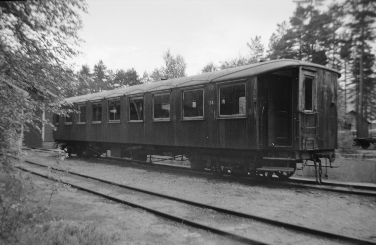 Setesdalsbanens personvogn Bo 163 på Byglandsfjord stasjon