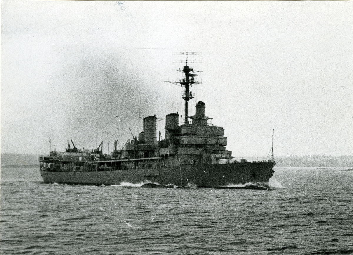 Kryssaren Gotland år 1955.