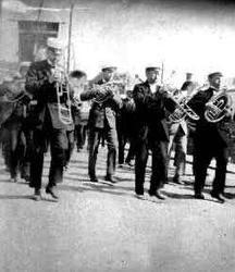 Lite album med bilder, bl. a. fra Lønnquists hus i Munkelia,