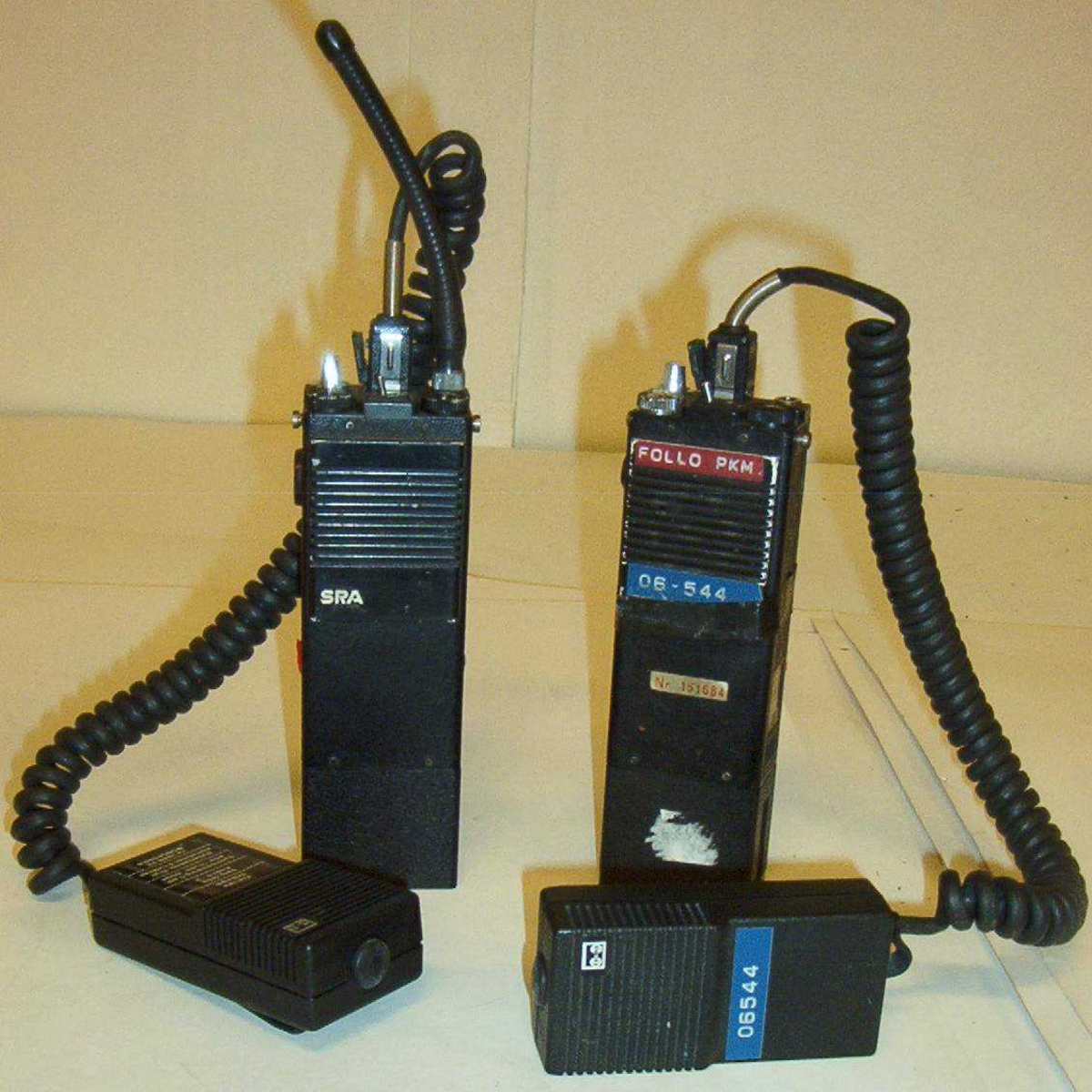 Bærbar radio
(sender/mottaker)

Derav 1 med monofon