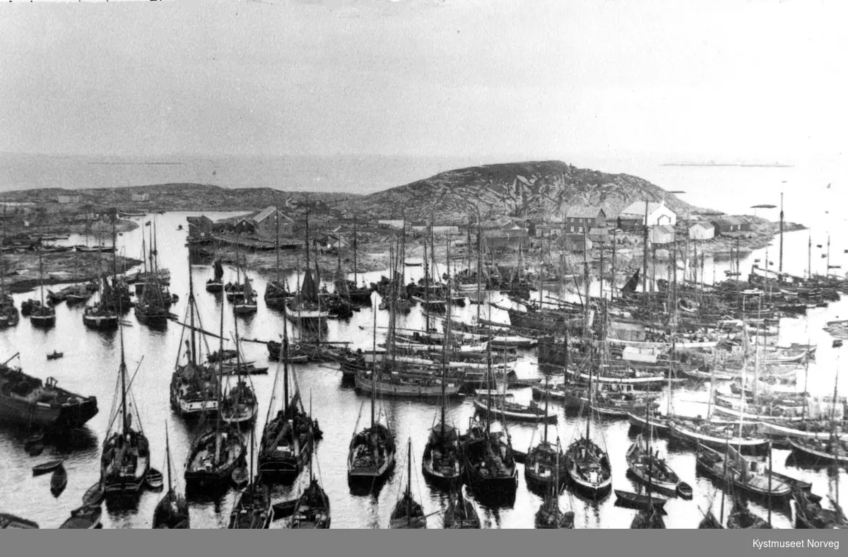 Sør-Gjæslingan, båter i havn