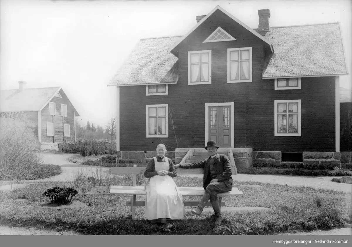 Nämndemannen Carl Alm med hustru i Bogård, Möcklarp, Alseda socken