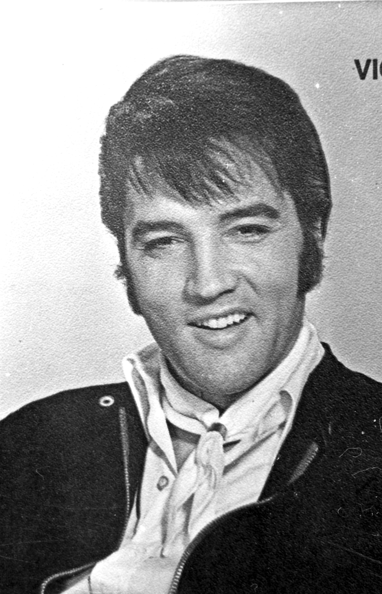 Platecover med portrett av Elvis Presley.