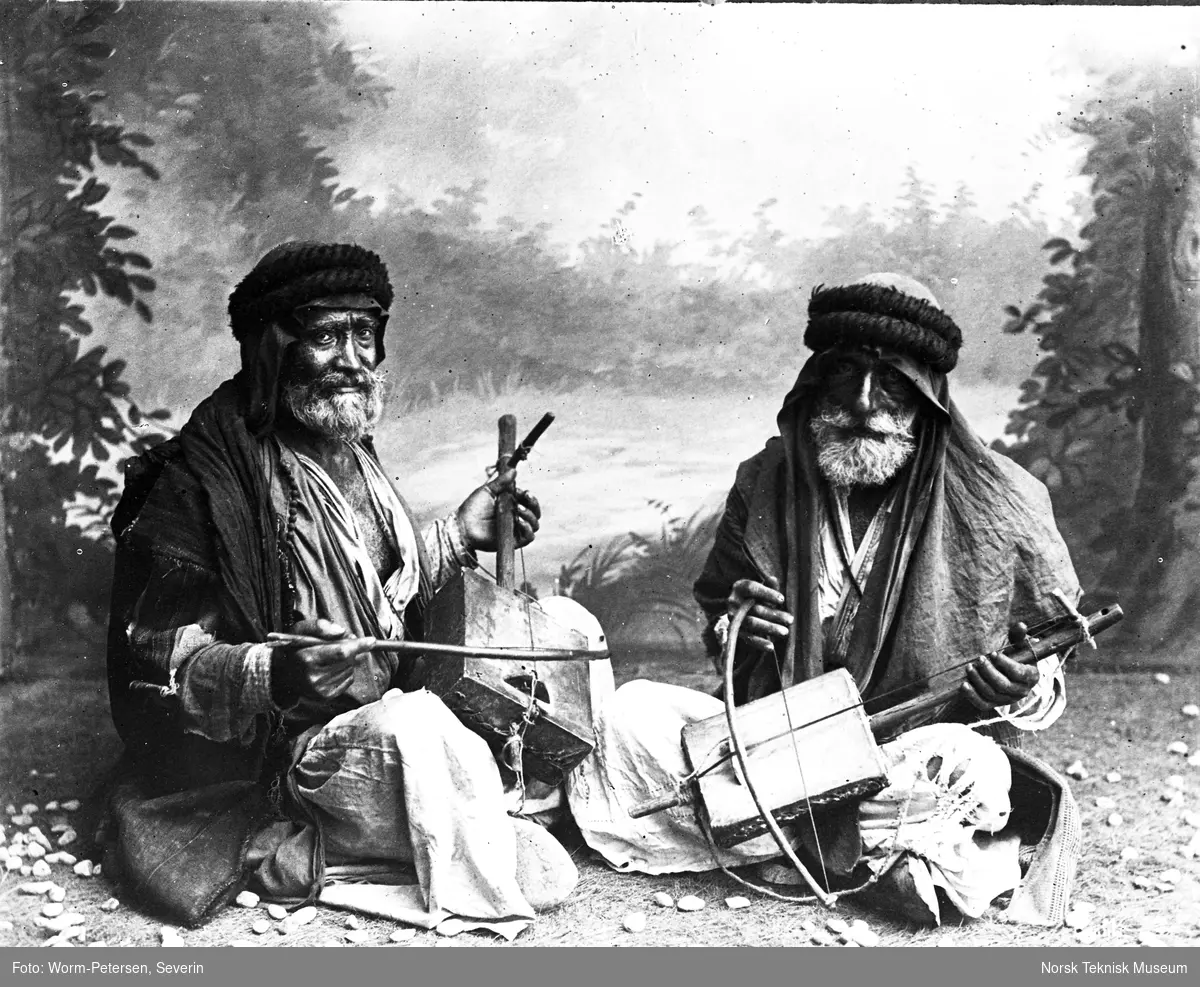 Arabere med musikkinstrumenter