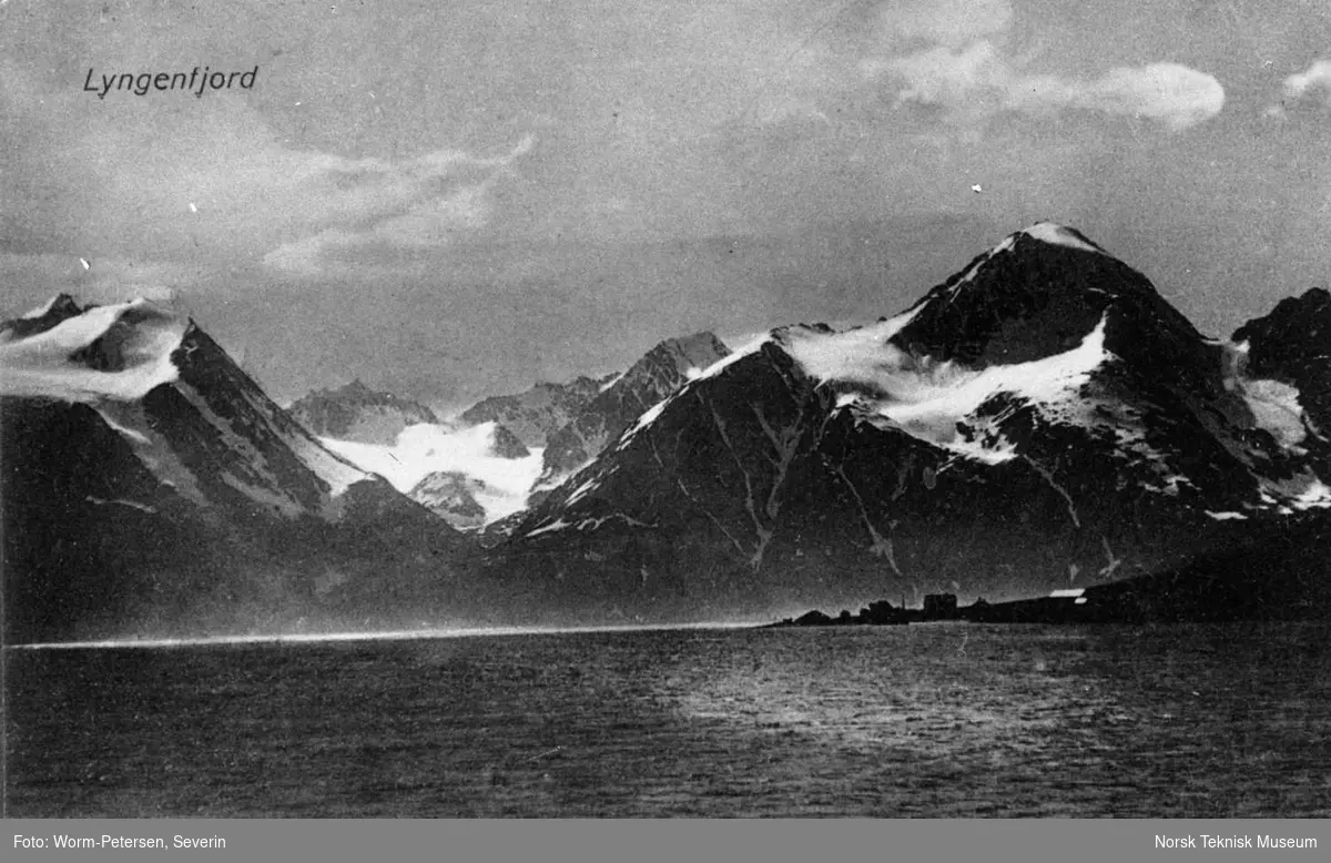 Lyngenfjord. Avfotografert