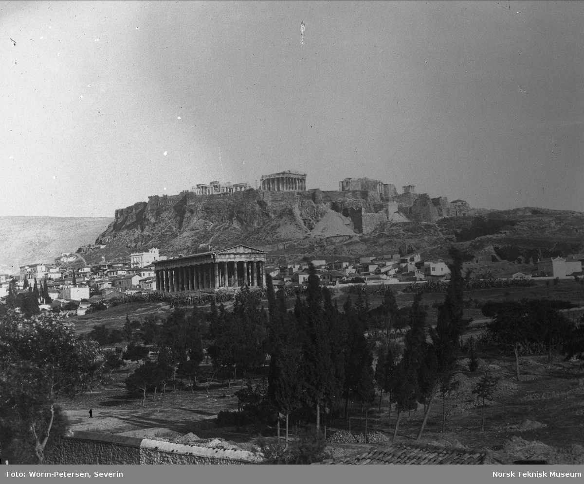 Akropolis fra nordvest med Theseion, Athen