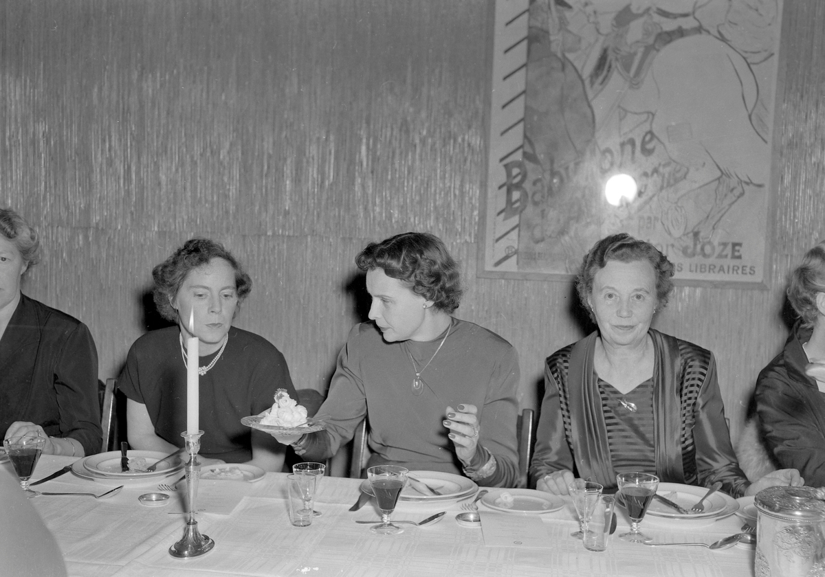 Middagsselskap i Kunstindustrimuseet og Handelsstandens Hus