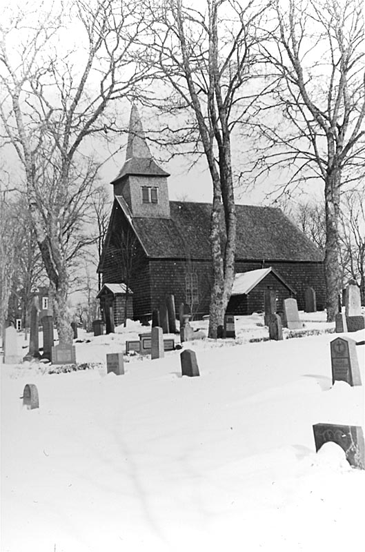 Älgarås kyrka, exteriör.
Vinterbild.
Mars 1945.