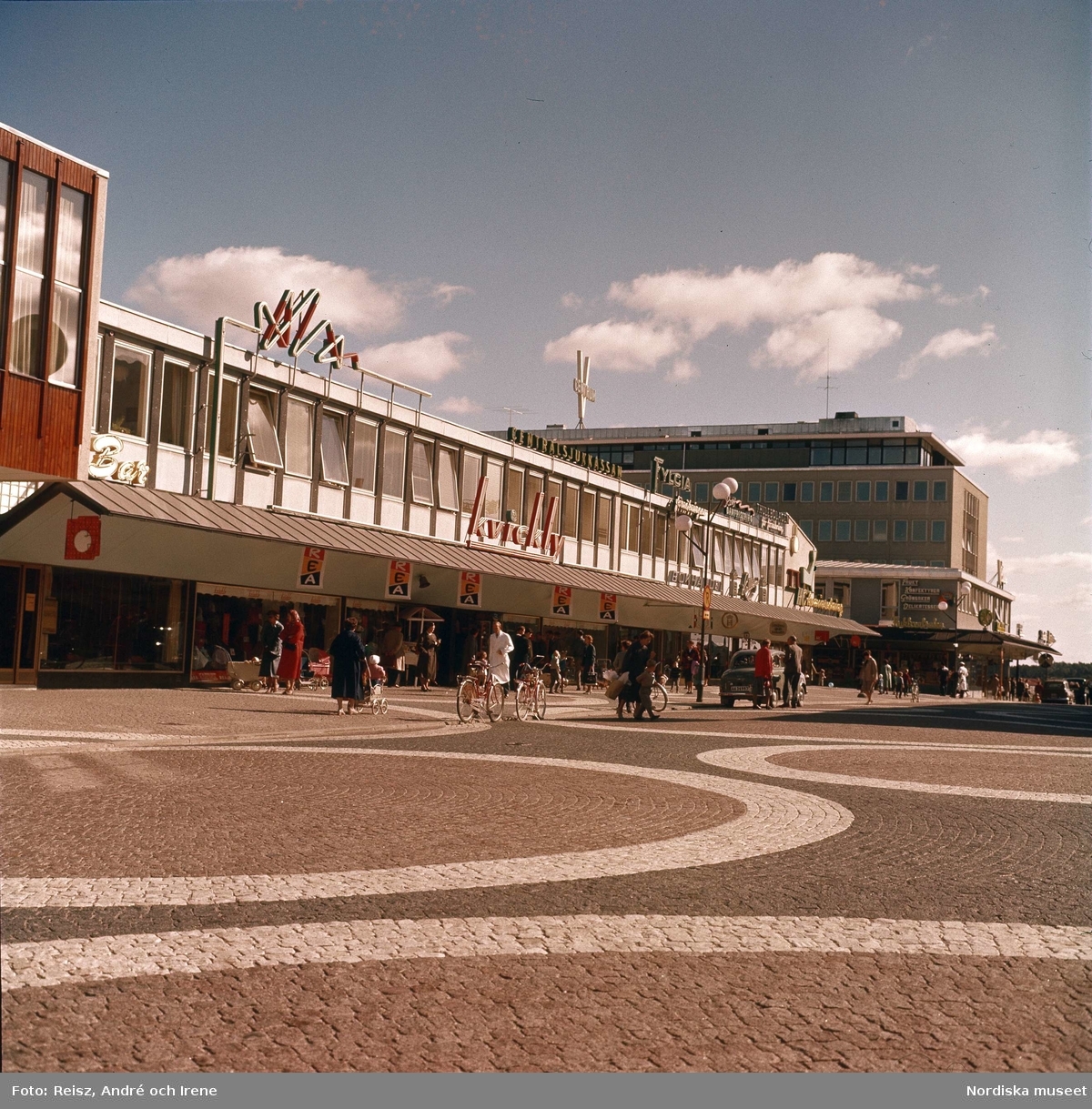 Vällingby centrum, Stockholm. Ritat av arkitekterna Backström och Reinius på 1950-talet