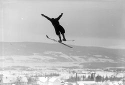 "Guttebakken". Hopprenn i Gamle Lysgårdsbakken.