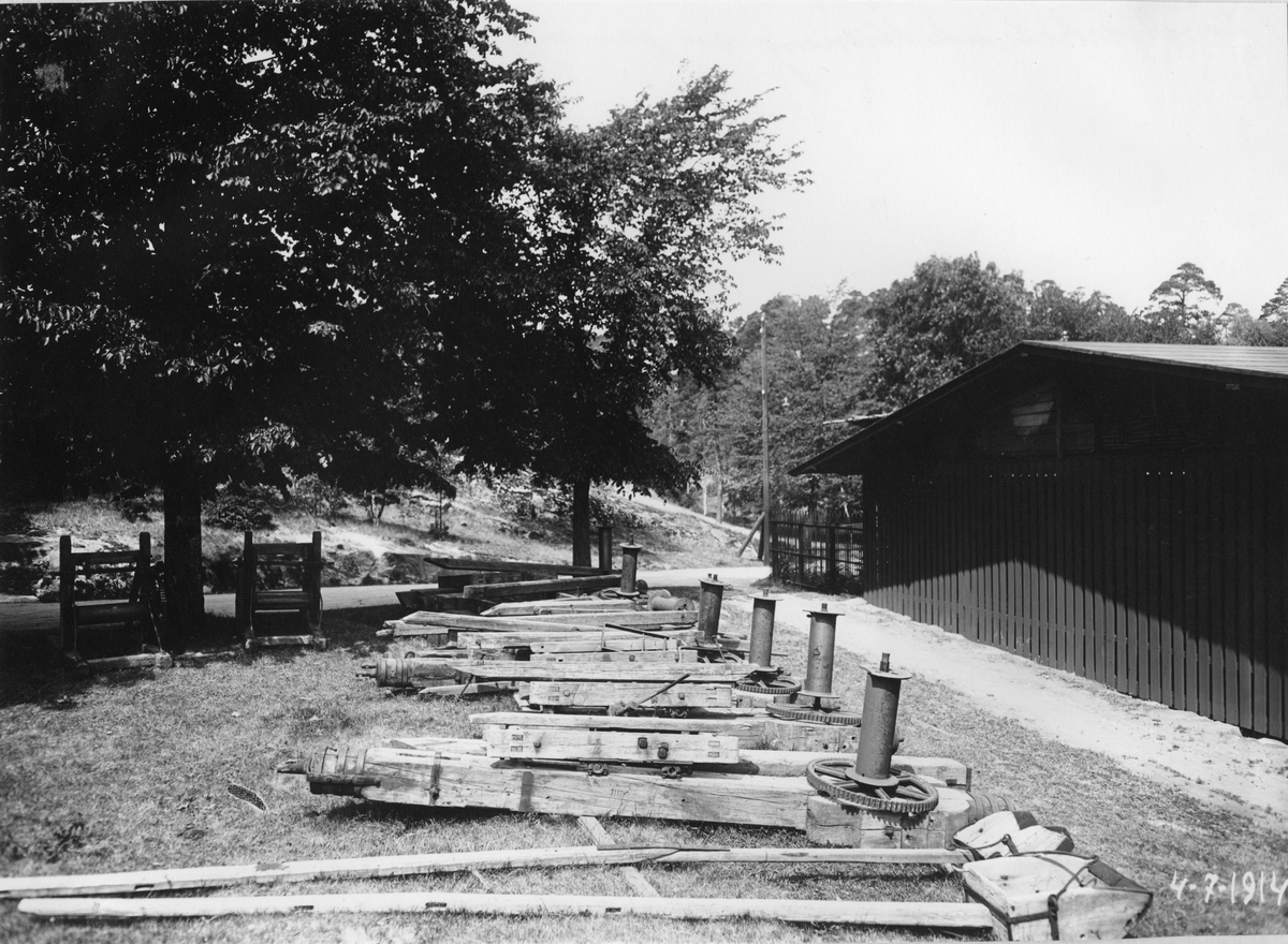 Ombyggnad av Trollhätte kanal, Trollhättan. Kanalverkets utställning av gammalt material 1914-07-04.