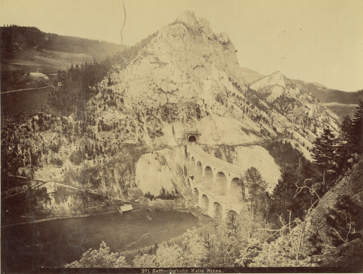 Viadukt vid Semmeringbanan i Österrike, 1886.