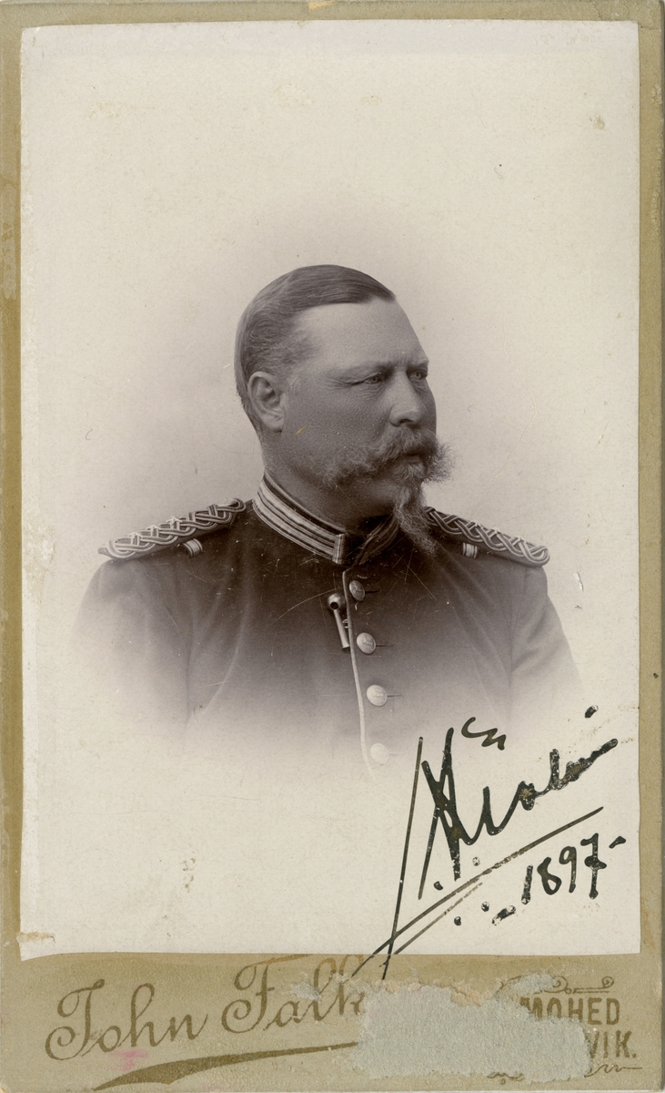 Porträtt av Johan Erik Brolin, officer vid Hälsinge regemente I 14.