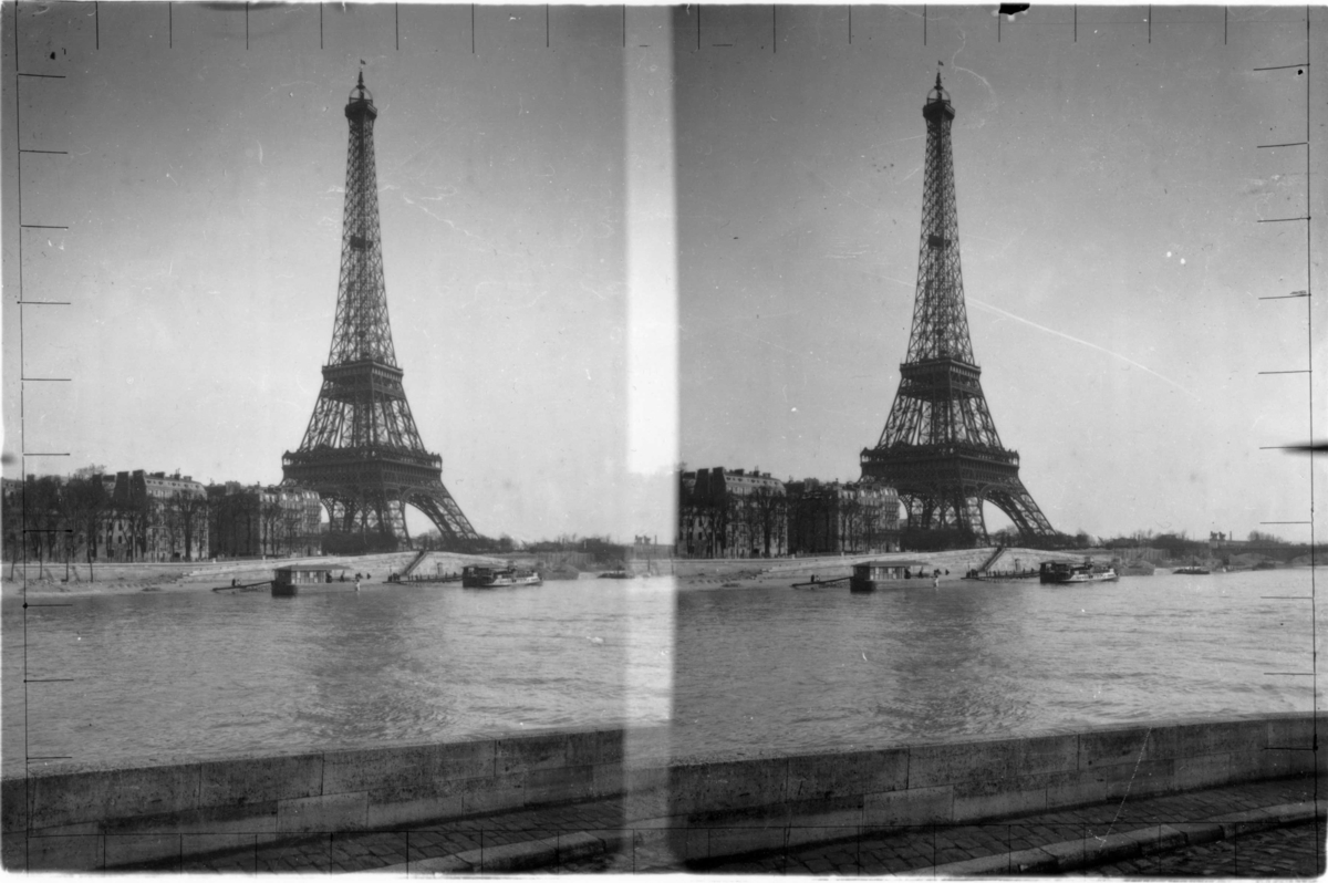Eiffeltornet, Paris. Stereobild. Påsikt från nitratnegativ.