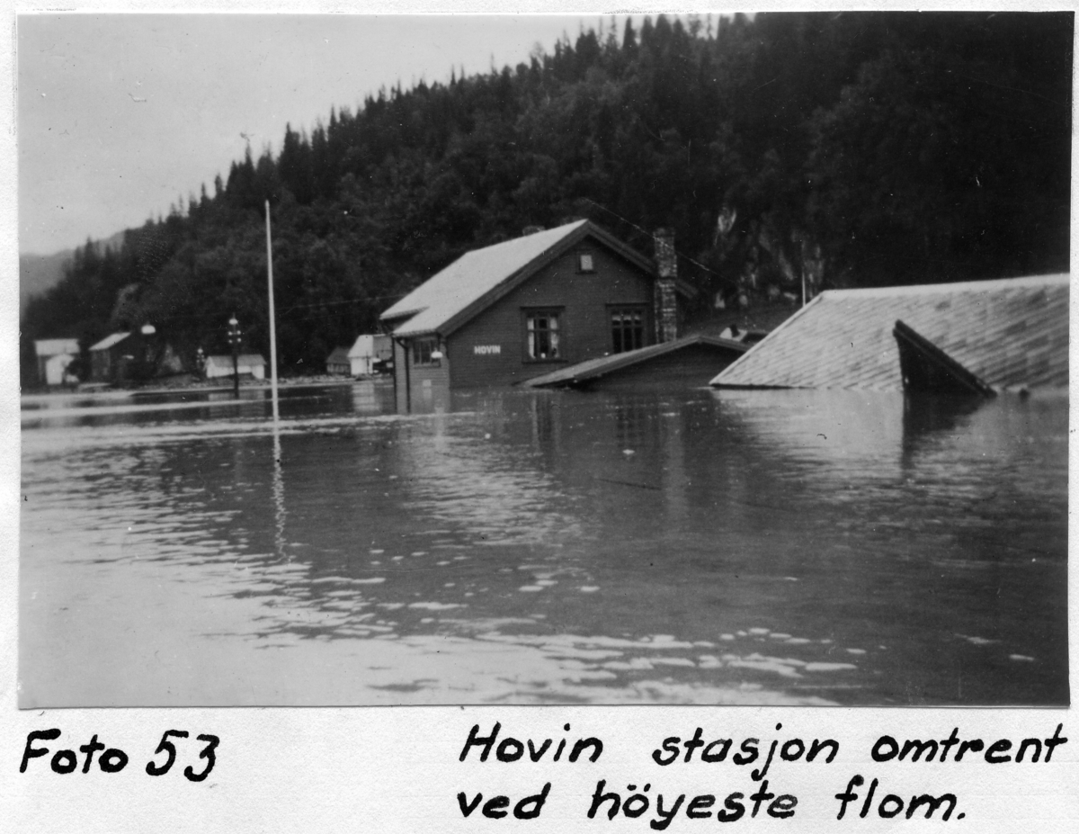 Hovin stasjon omtrent ved høyeste flom...Flom Gaula (24.08.1940)