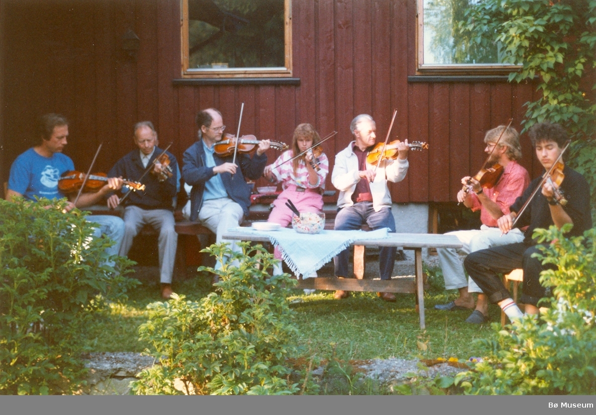 Bøheringen på grillbesøk hos Kjell Bitustøyl 1989