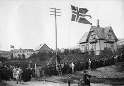 Flagget heises i Generalhagen etter at budskapet om unionsop