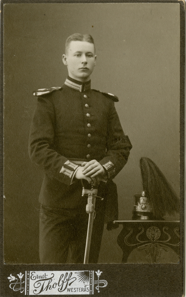 Porträtt av Carl Torsten Holm, officer vid Västmanlands regemente I 18.