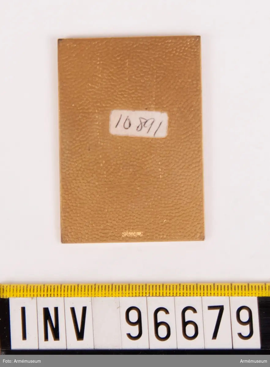 Plakett i guld för Roslagens luftvärnsregemente.
Stans nr 46302.