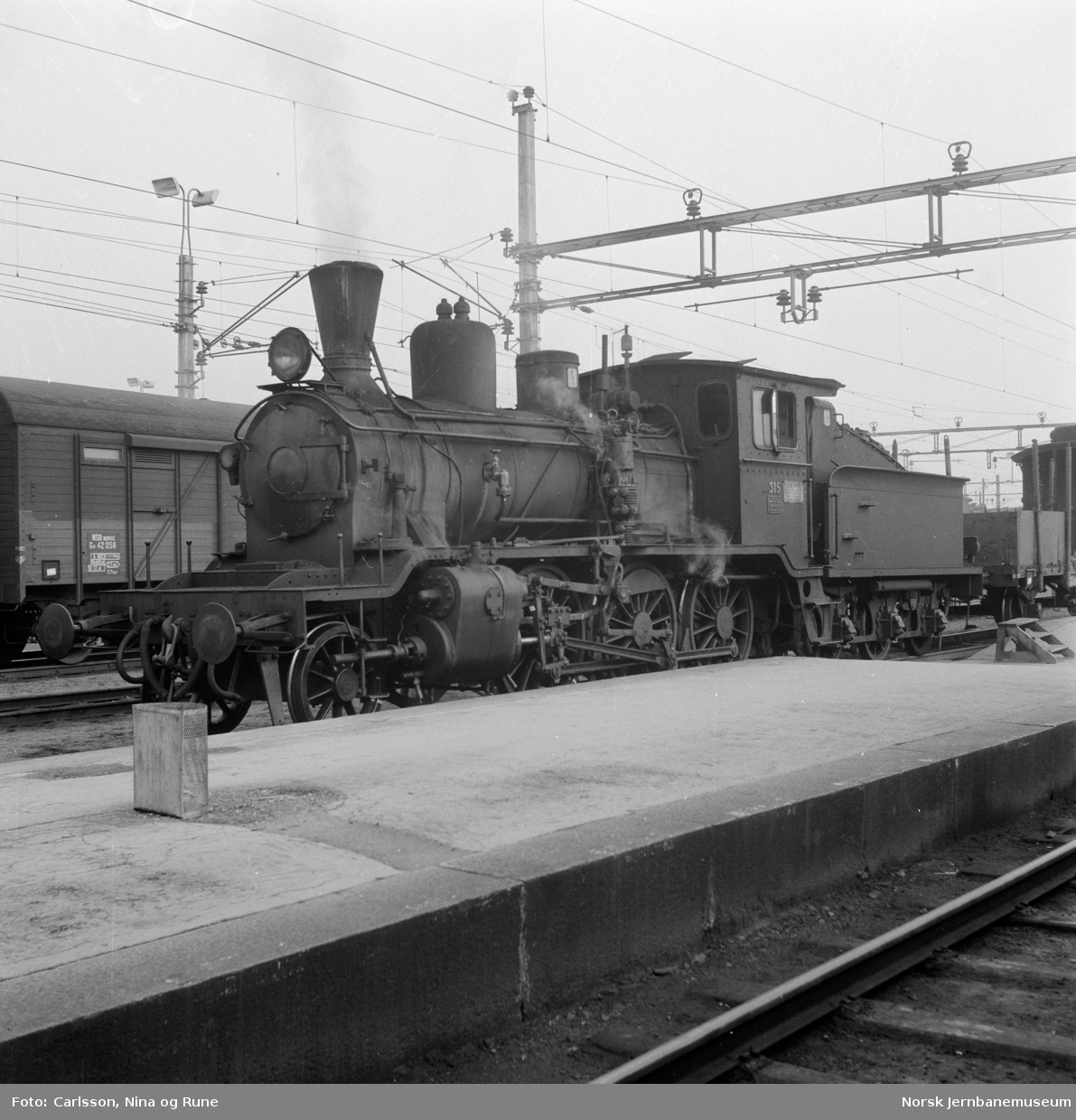 Damplokomotiv type 21b nr. 315 på Eina stasjon