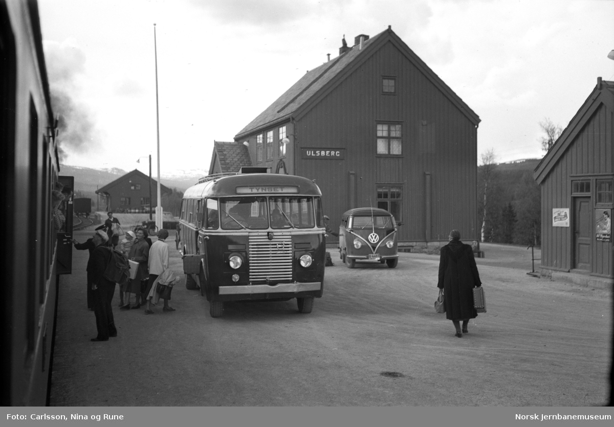 Ulsberg stasjon, hvor reisende stiger om til buss til Tynset