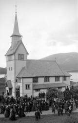 Fra Nordmøre Museums fotosamlinger.
Stemshaug kirke i Aure.
