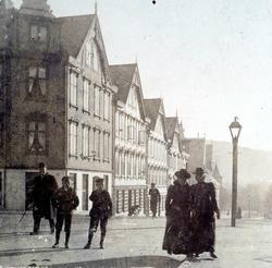 Stereofoto "125"  fra Langveien på Kirkelandet i Kristiansun