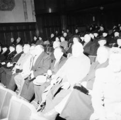 Vardens arkiv. "Kinoforestilling i Parkbiografen for de gaml