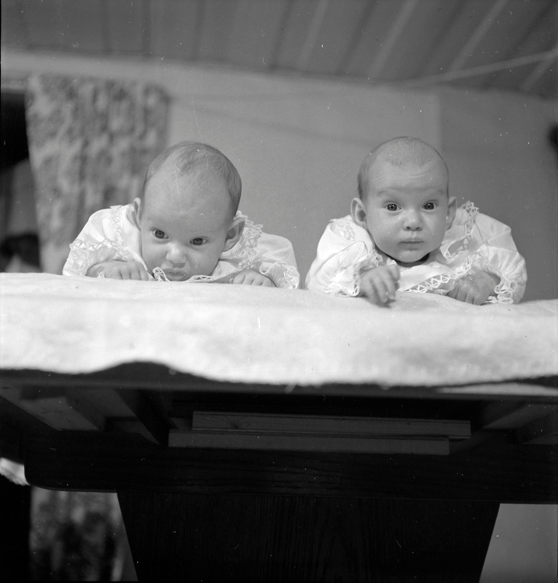 Signe Presthus Lundkvist med tvillinger