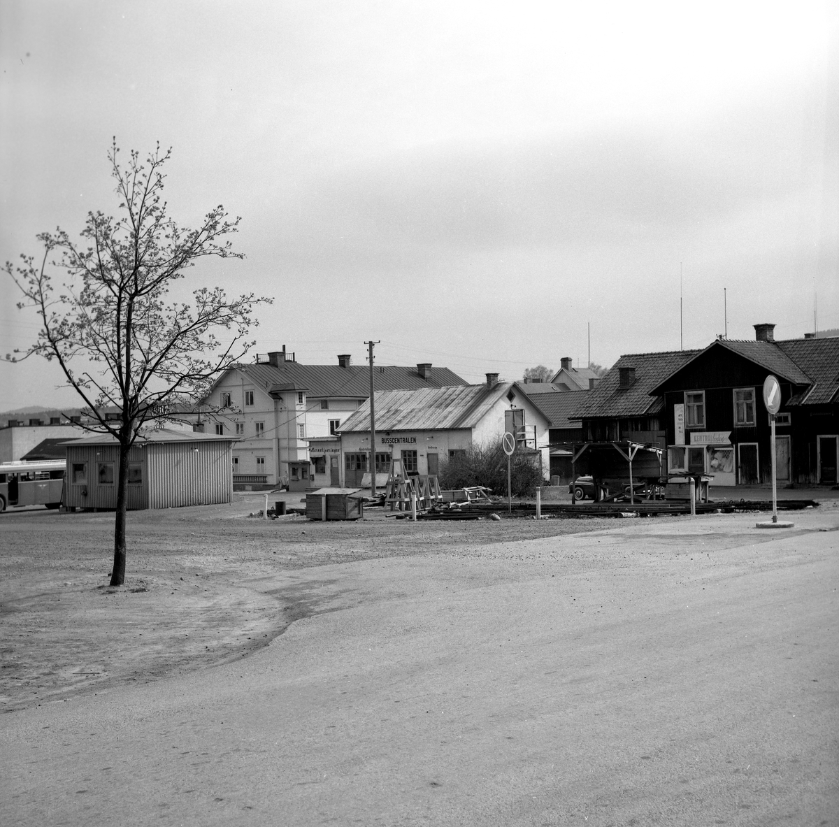 Någonstans i Värmland - från slutet av 1950-talet.  Kommentar från användare."Torsby, GDG-kiosken".