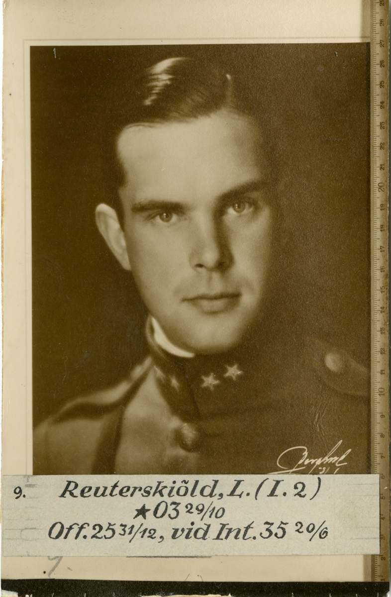 Porträtt av Lennart Reuterskiöld, officer vid Göta livgarde I 2 och Intendenturkåren.