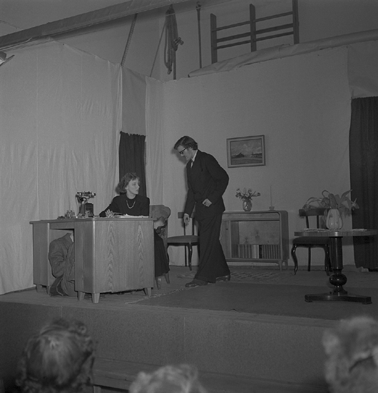 7:ornas fest, 1950. teater i gymnastiksalen, flickskolan. scen ...