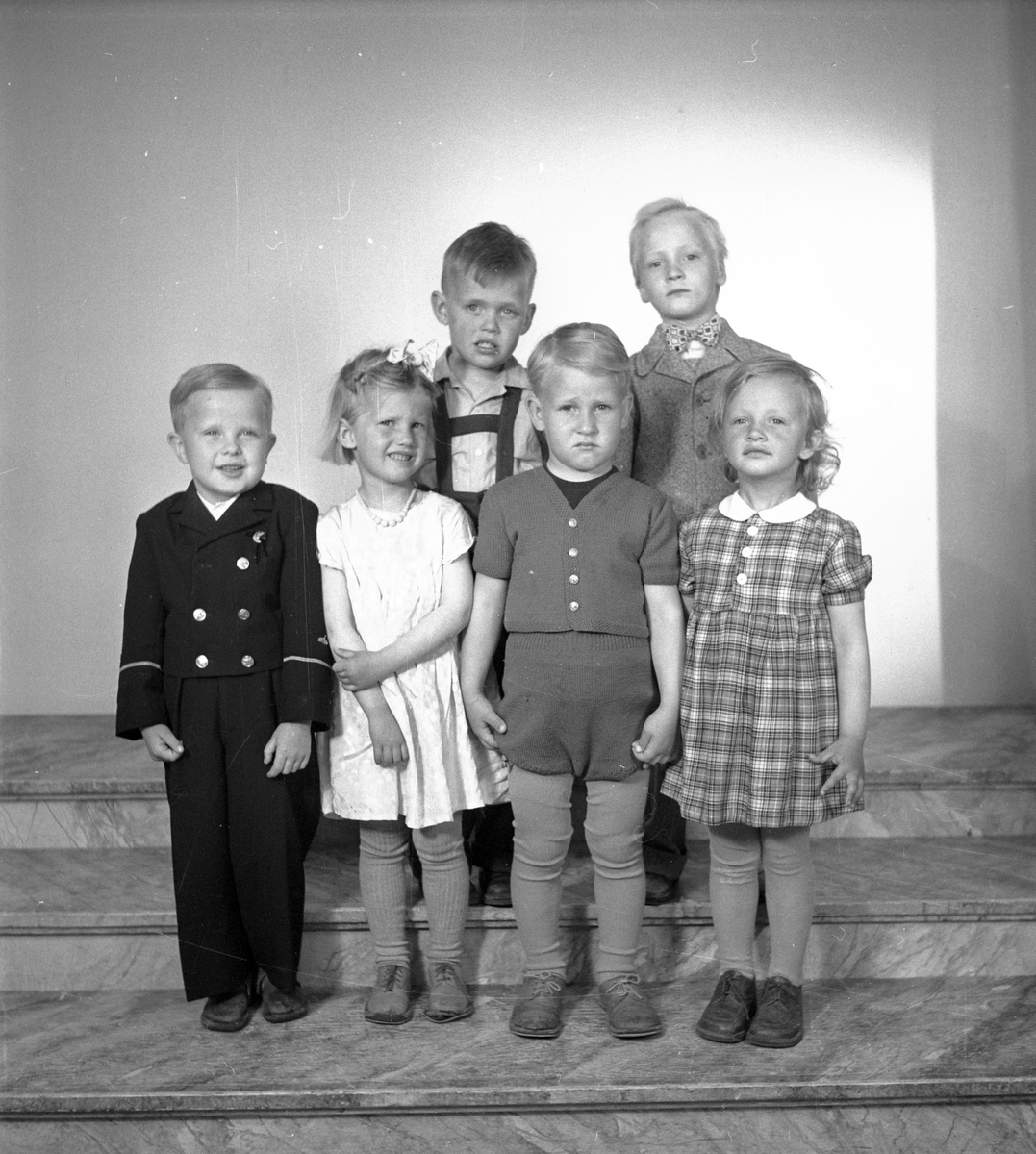 Barn som ska till Rörberg koloni på sommaren. 15 maj 1952. - Länsmuseet ...