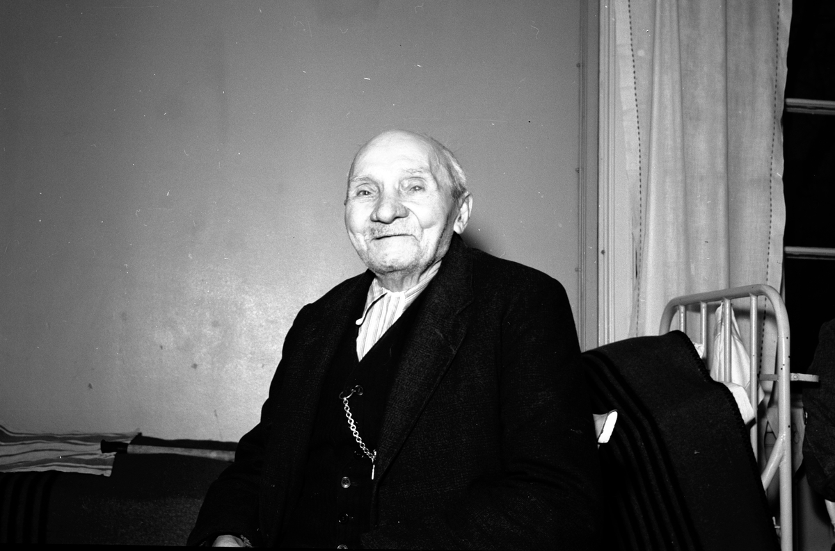 Jonas Hedlund. 90-år. Den 26 Februari 1942. Reportage för Gefle Dagblad