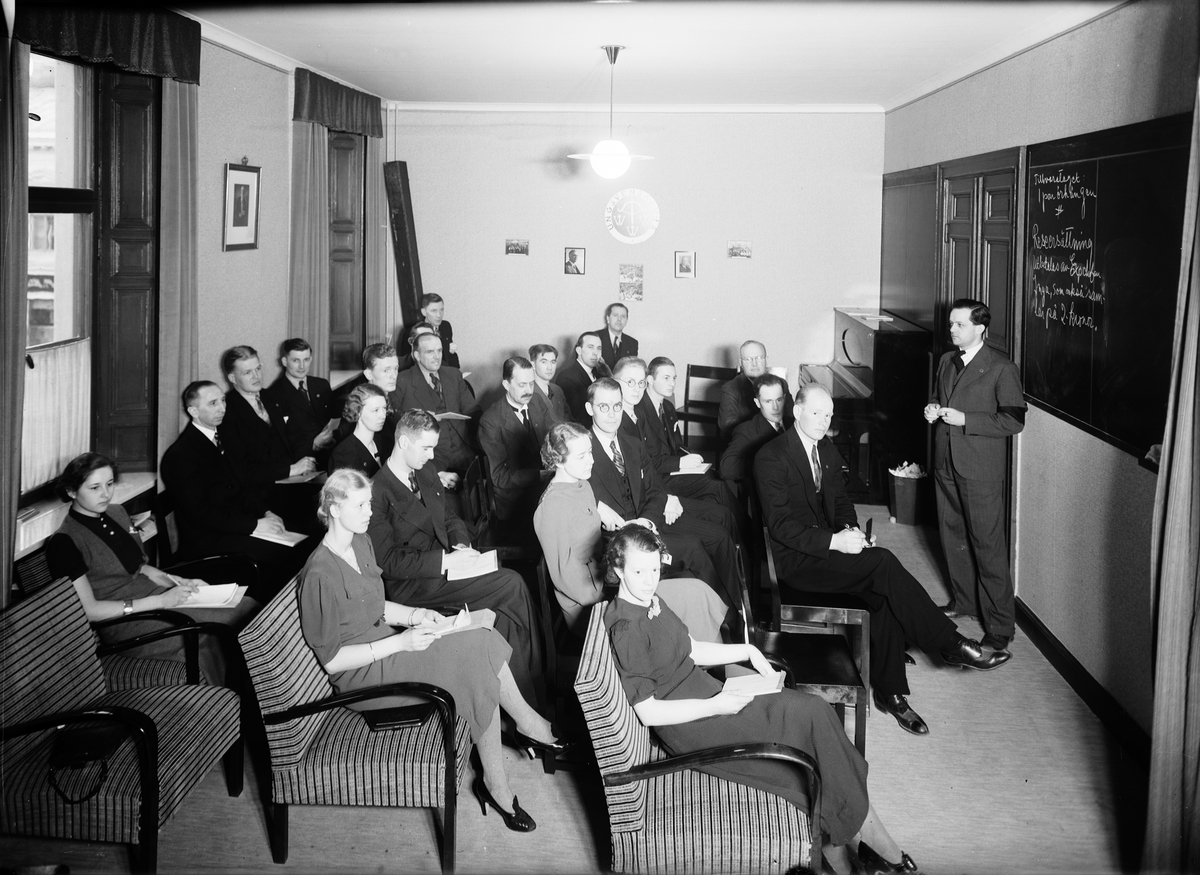 Ungsvenska studiekursen

Januari 1938


