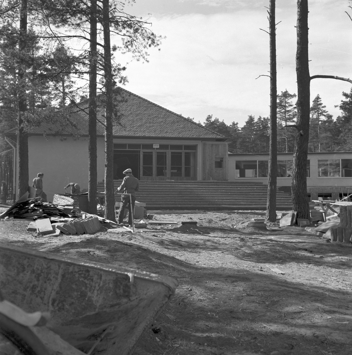 Bygge av Rotundan till Gävleutställningen sommaren 1946 med anledning av Gävle stads 500-årsjubileum

