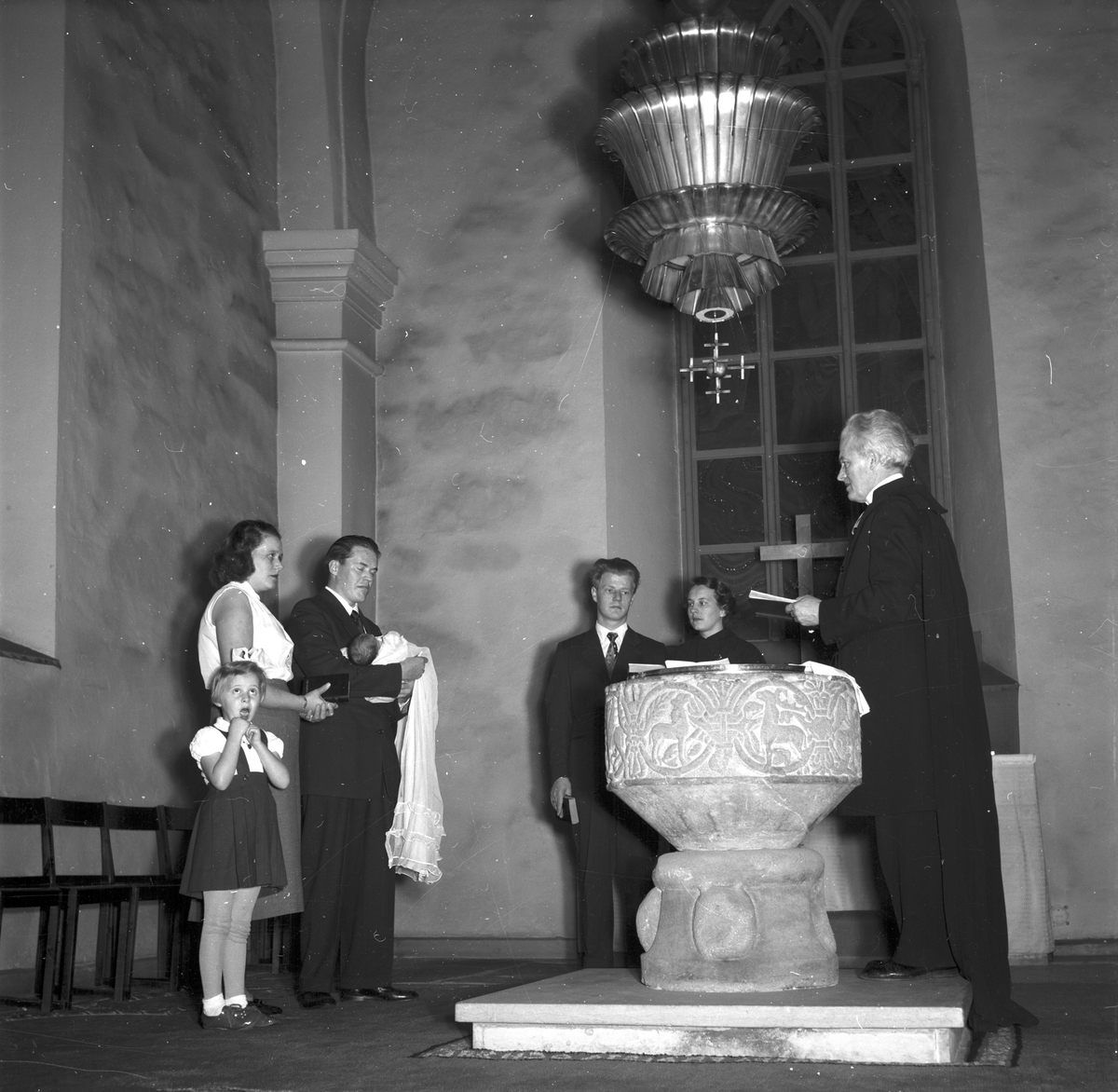 Barndop i Storkyrkan. 1 januari 1955.
Rosbäck, Södra Stapeltorgsgatan 22 B, Gävle
