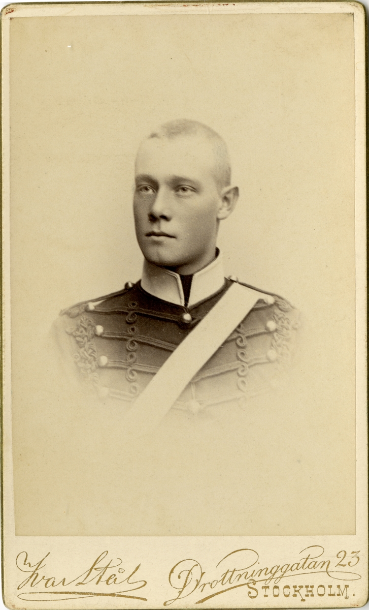 Porträtt av Per Sylvan, löjtnant vid Wendes artilleriregemente A 3.