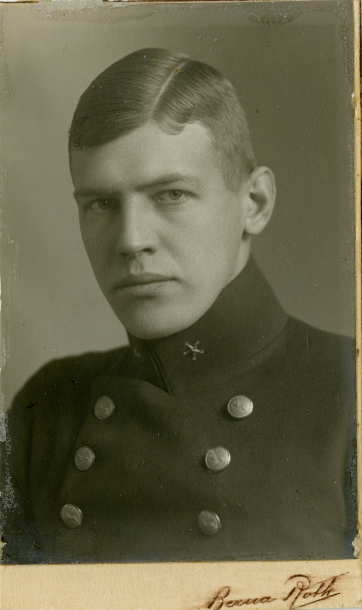 Porträtt av Nils Per Robert Swedlund, underlöjtnant vid Hälsinge regemente I 14.