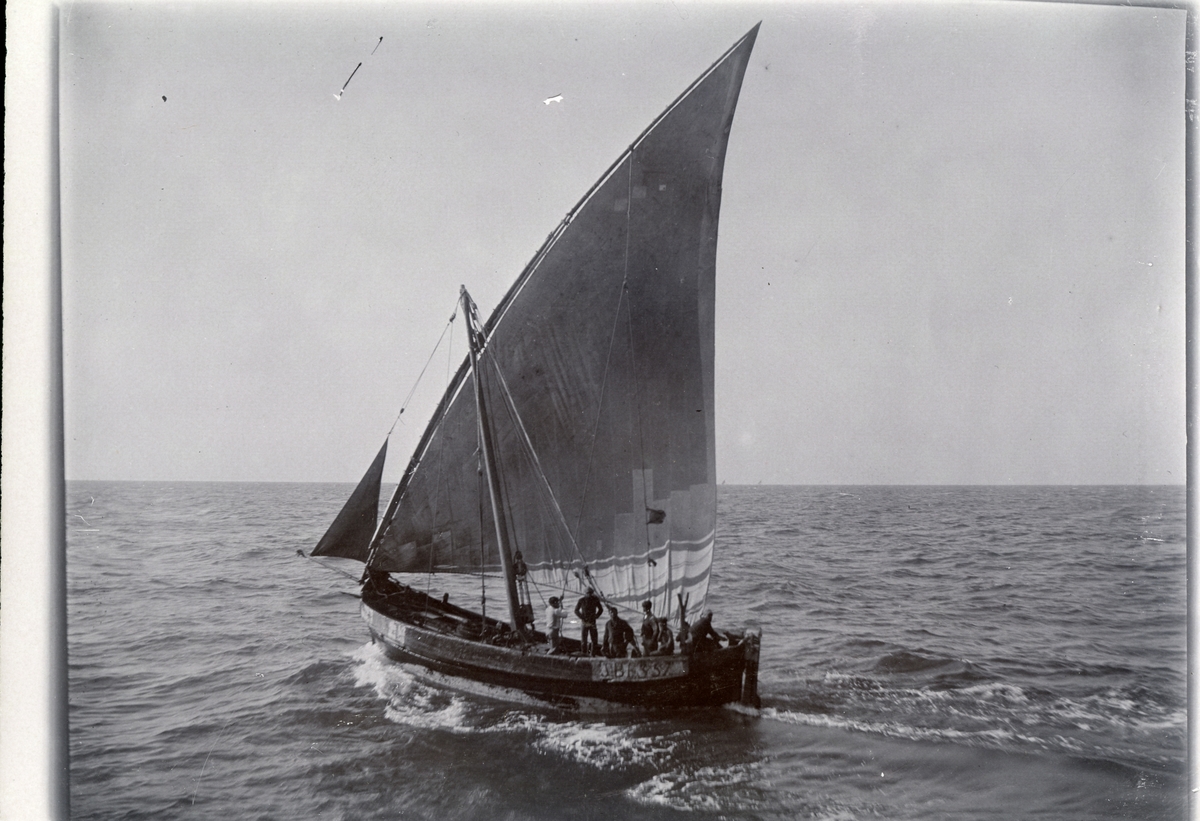 Gåva av Otto von Fieandt.
Dristigheten 1909. Spansk fiskebåt 1909, 
taget från Dristigheten