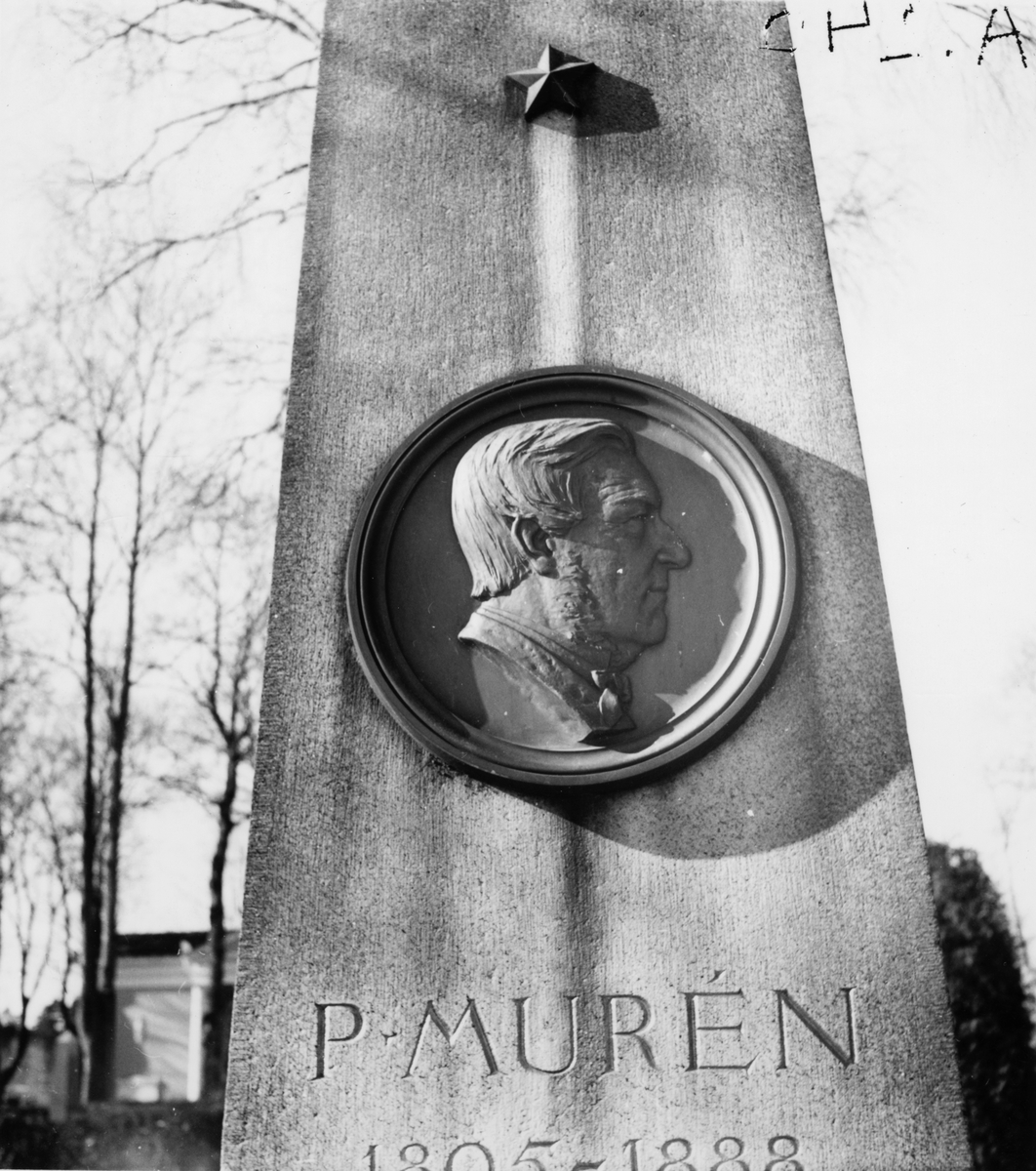 Gävle stad – Kyrkogårdar.
Gravsten över Per Murén.