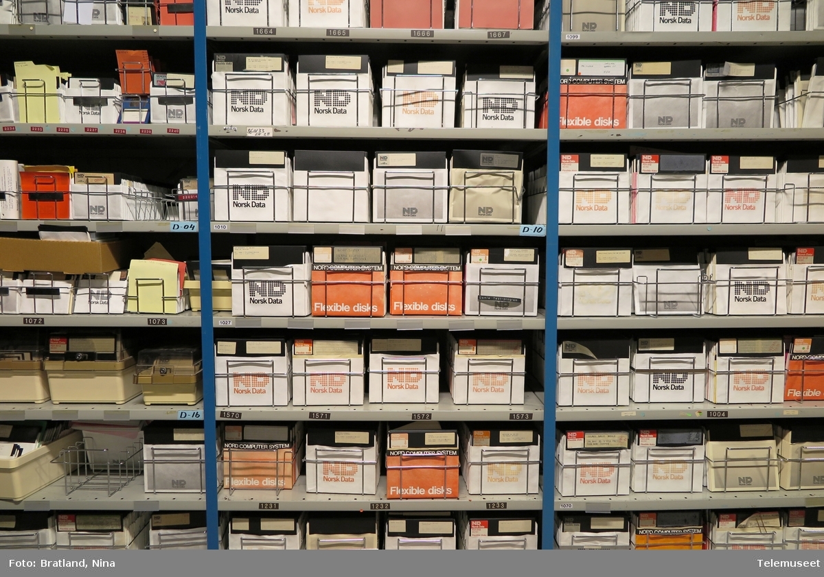 Disketter fra samlingen etter Norsk Data i Telemuseets magasin på Fet